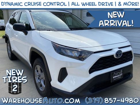 Used 2022 Toyota RAV4 LE AWD/4WD image 1