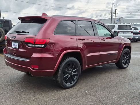 Certified 2019 Jeep Grand Cherokee Altitude AWD/4WD image 8