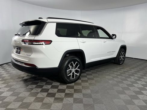 Certified 2024 Jeep Grand Cherokee L Limited w/ Luxury Tech Group II image 5