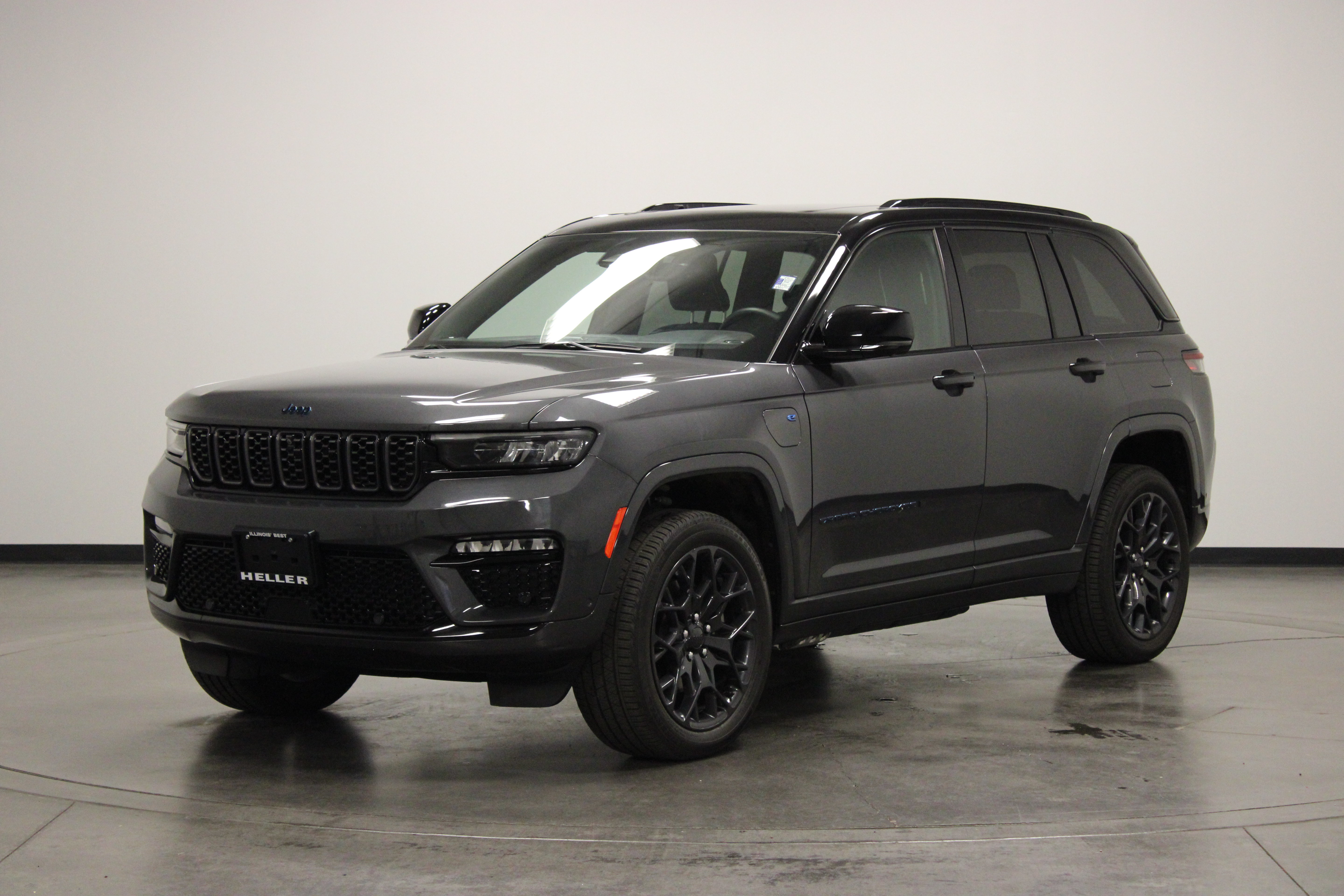 Used 2025 Jeep Grand Cherokee Summit w/ High Altitude Package AWD/4WD image 6
