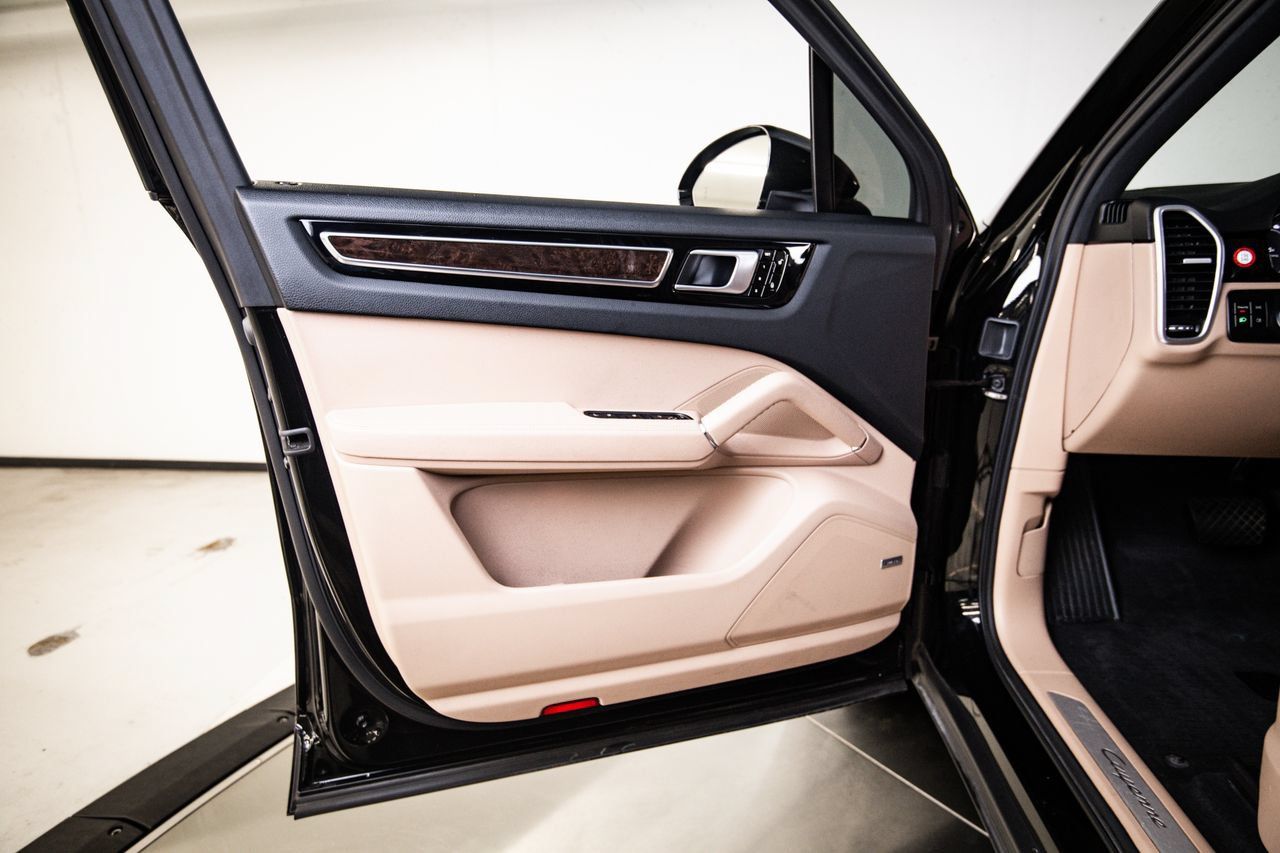 Used 2019 Porsche Cayenne AWD/4WD image 22