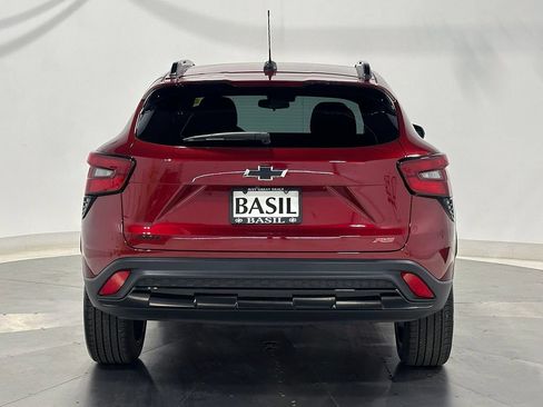 Used 2025 Chevrolet Trax RS FWD image 12