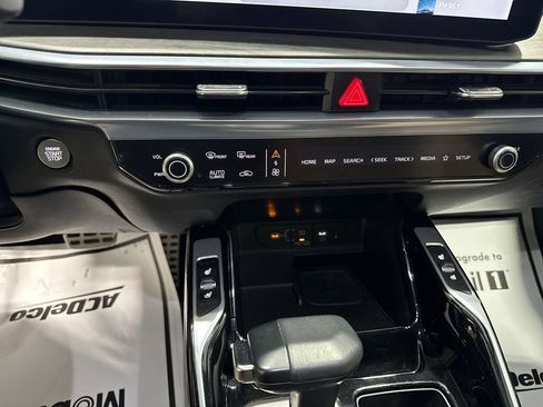 Used 2024 Kia Sorento SX Prestige w/ Olive Brown Leather Package image 17