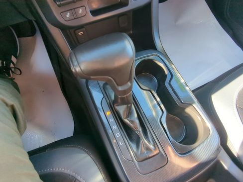 Used 2018 Chevrolet Colorado Z71 AWD/4WD image 20