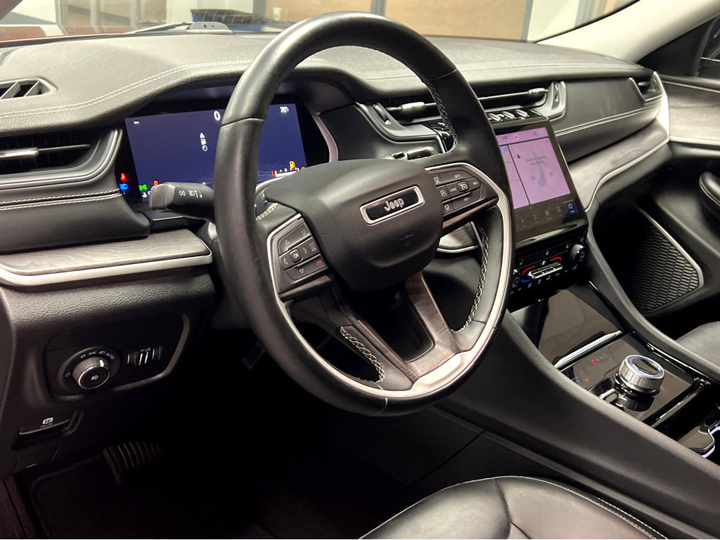 Used 2021 Jeep Grand Cherokee L Limited AWD/4WD image 39