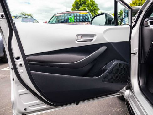 Used 2026 Toyota Corolla SE FWD image 15
