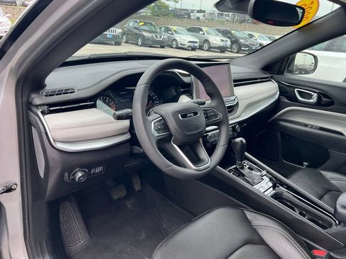 Used 2025 Jeep Compass Limited AWD/4WD image 18