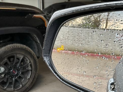 Used 2025 Toyota RAV4 XLE image 20