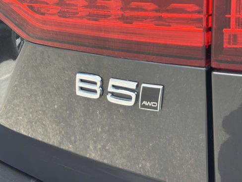 Certified 2025 Volvo V60 B5 Cross Country Plus AWD/4WD image 28
