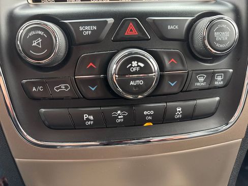 Used 2014 Jeep Grand Cherokee Overland w/ Advanced Technology Group image 29