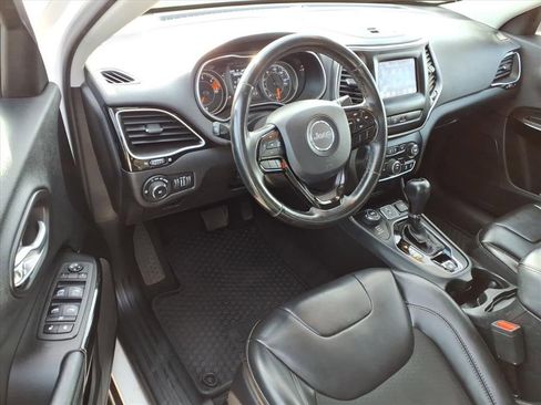 Used 2020 Jeep Cherokee Latitude Plus image 13