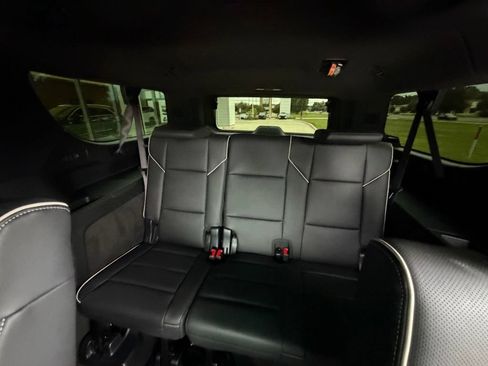 Used 2025 Cadillac Escalade ESV Sport w/ Touring Package AWD/4WD image 16