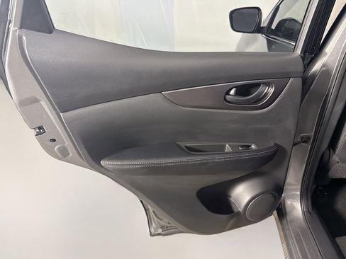 Used 2018 Nissan Rogue Sport S image 25