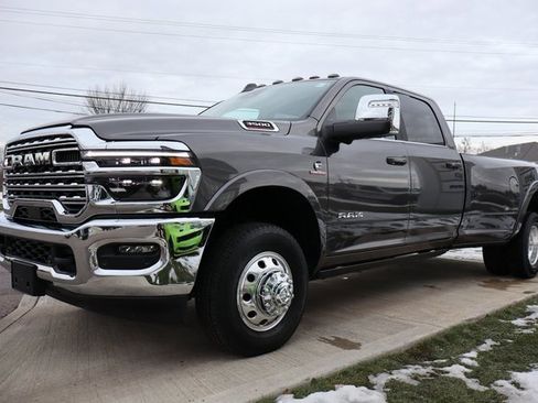 Used 2025 RAM 3500 Longhorn image 9