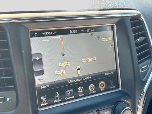 Used 2017 Jeep Grand Cherokee Limited AWD/4WD image 27