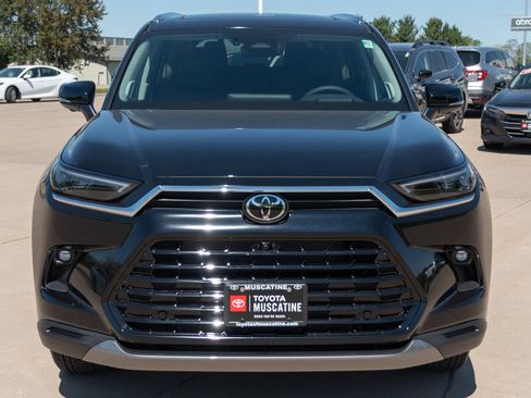 New 2026 Toyota Grand Highlander AWD image 3