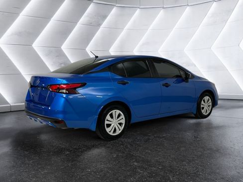 Used 2021 Nissan Versa S FWD image 4