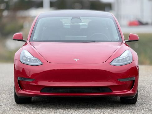 Used 2023 Tesla Model 3 Standard Range image 5