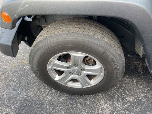 Used 2015 Jeep Wrangler Sport w/ Quick Order Package 24S image 9