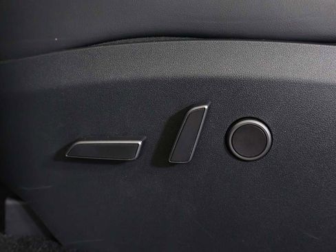 Used 2023 Tesla Model Y Long Range image 33