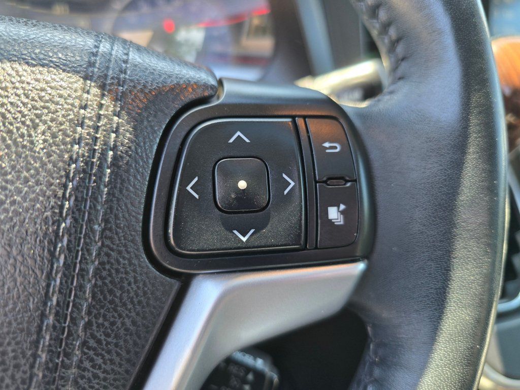 Used 2017 Toyota Sienna Limited Premium AWD/4WD image 8