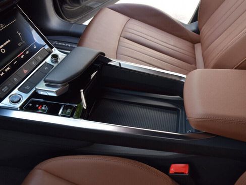 Used 2022 Audi e-tron Premium image 57