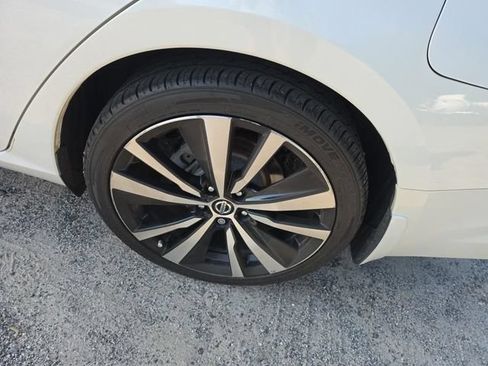 Used 2022 Nissan Altima 2.5 SR FWD image 3