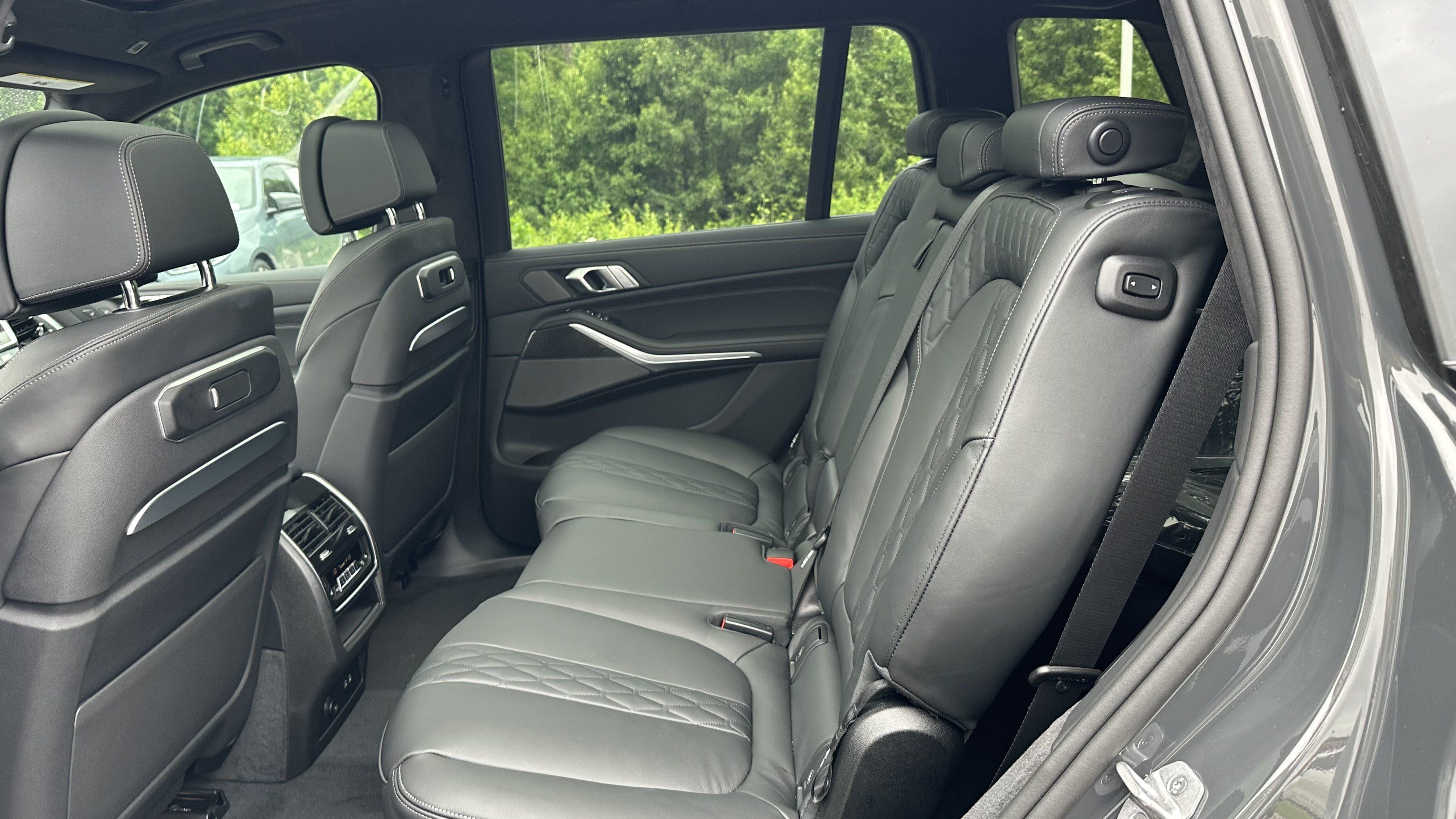 Certified 2026 BMW X7 M60i AWD/4WD image 30