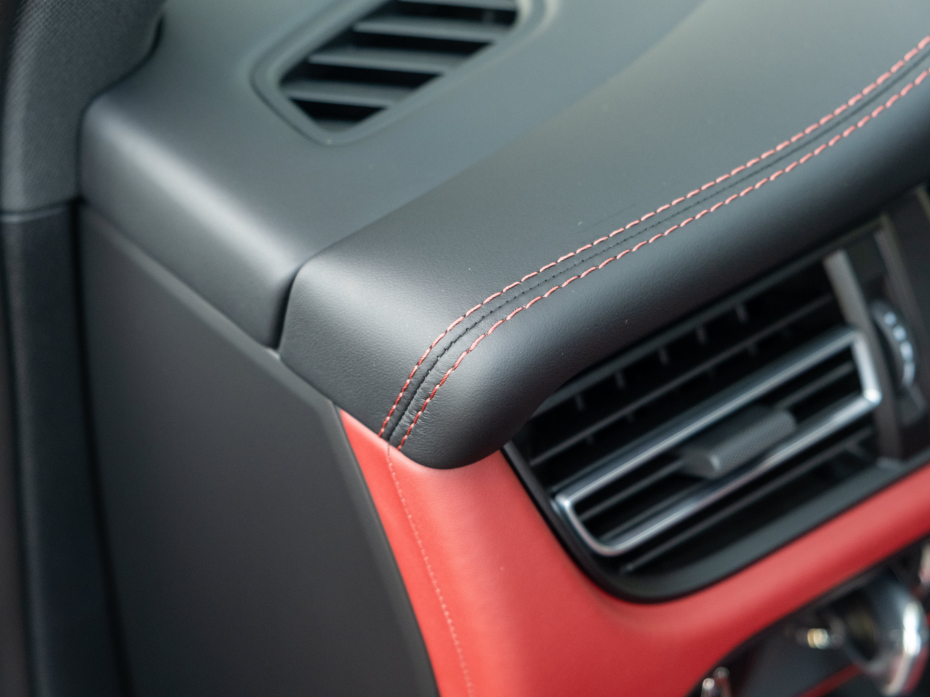 Certified 2026 Porsche Macan GTS AWD/4WD image 47