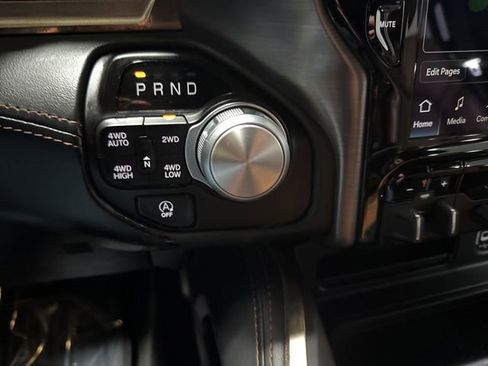 Used 2022 RAM 1500 Limited w/ Body-Colour Bumper Group AWD/4WD image 19