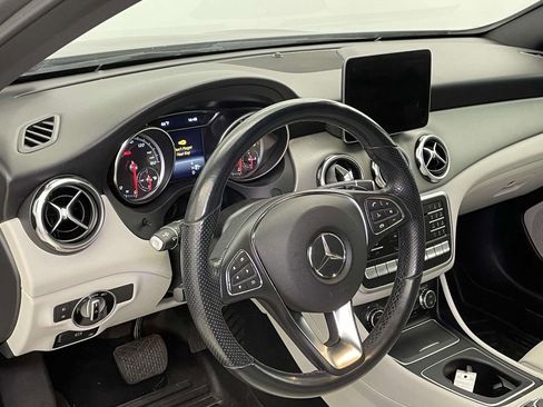 Used 2019 Mercedes-Benz GLA 250 4MATIC image 4