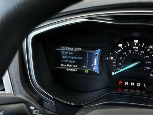 Used 2019 Ford Fusion SE FWD image 29