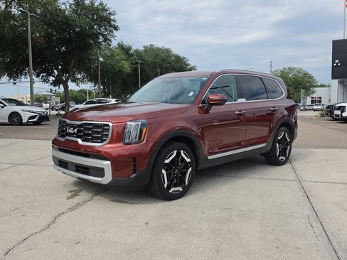 Certified 2024 Kia Telluride S AWD/4WD image 4