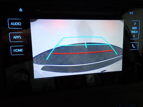 Used 2017 Toyota Sienna SE FWD image 5