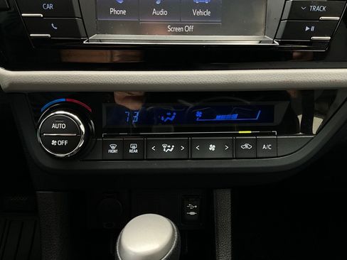 Used 2016 Toyota Corolla LE image 23