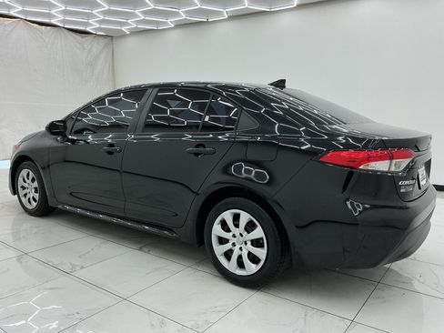 Used 2021 Toyota Corolla LE FWD image 12