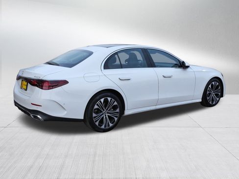 Used 2025 Mercedes-Benz E 350 4MATIC Sedan image 7