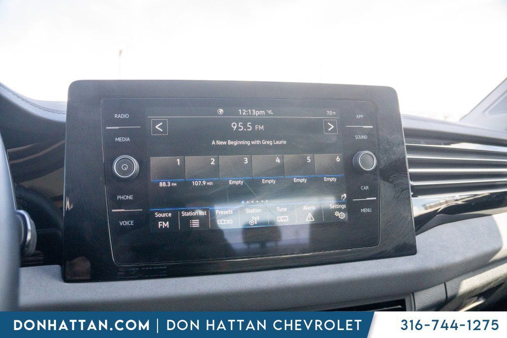 Used 2025 Volkswagen Jetta SE FWD image 7