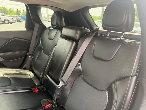 Used 2020 Jeep Cherokee Limited AWD/4WD image 28