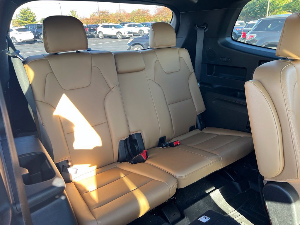 Used 2022 Kia Telluride SX w/ Towing Package FWD image 12