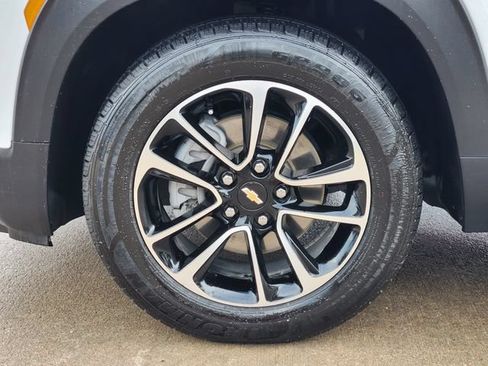 Used 2025 Chevrolet TrailBlazer LT FWD image 10