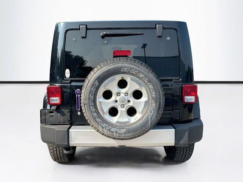 Used 2014 Jeep Wrangler Unlimited Sahara w/ Max Tow Package AWD/4WD image 6