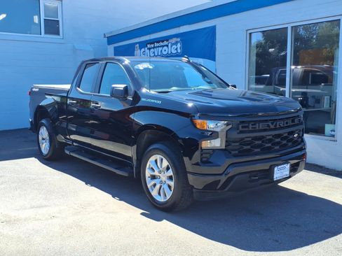 Used 2023 Chevrolet Silverado 1500 Custom AWD/4WD image 1
