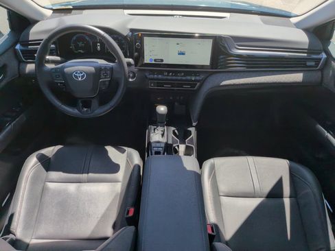 Used 2025 Toyota Camry XLE FWD image 26