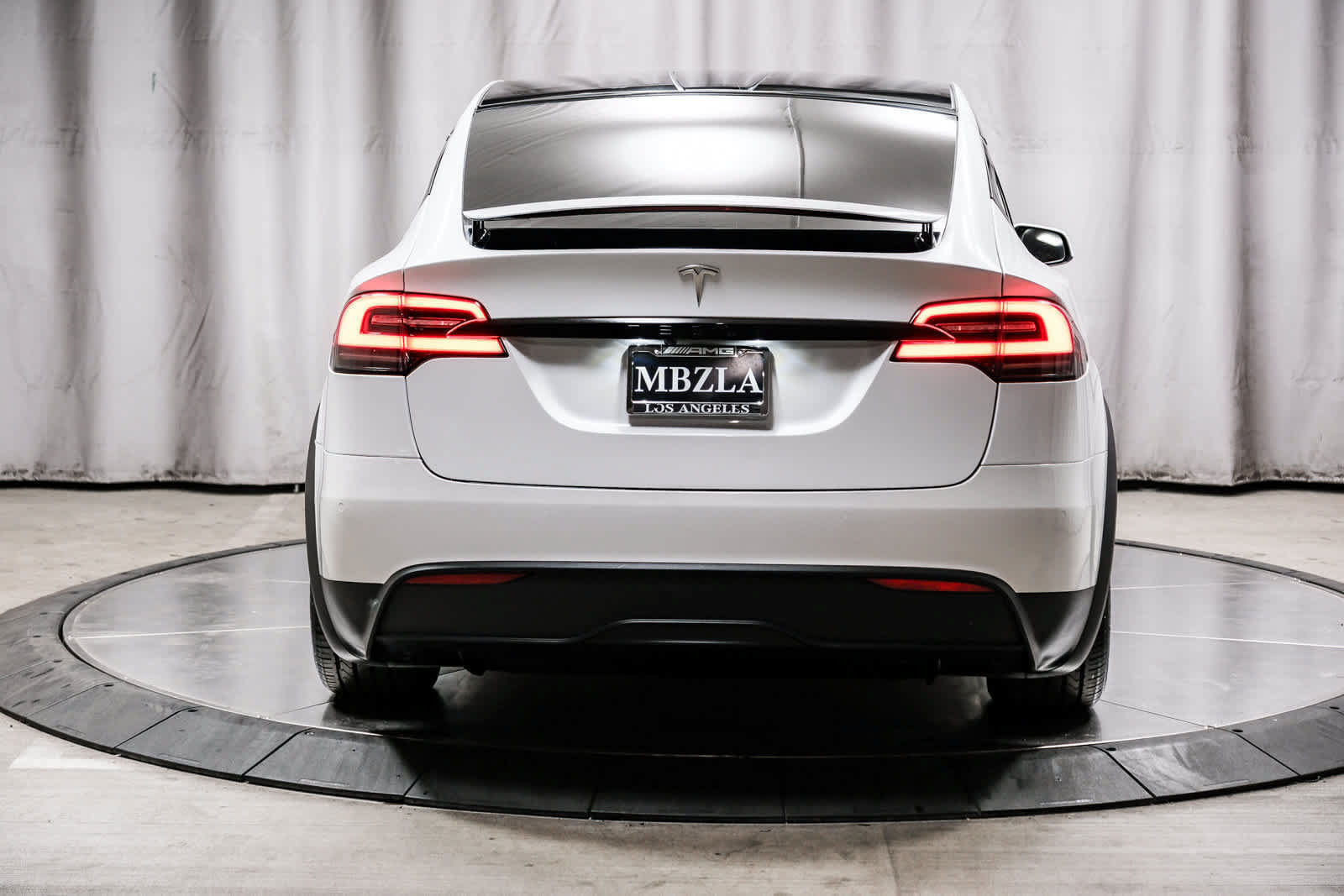 Used 2023 Tesla Model X AWD/4WD image 2