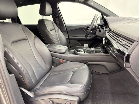 Used 2019 Audi Q7 3.0T Prestige w/ Prestige Package image 29