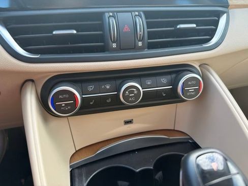 Used 2019 Alfa Romeo Giulia Ti w/ Quick Order Package 22X Lusso AWD/4WD image 17