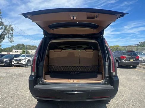 Used 2016 Cadillac Escalade Platinum image 9