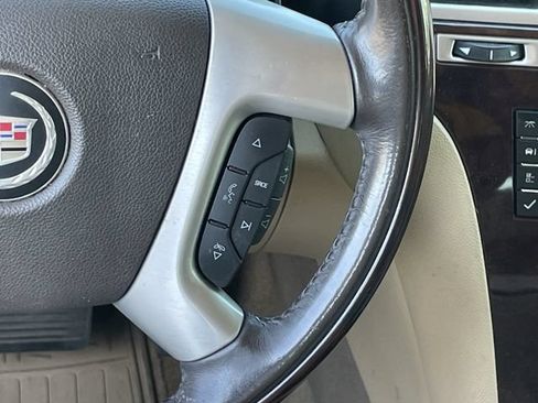Used 2013 Cadillac Escalade AWD image 13