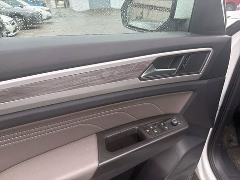 Used 2022 Volkswagen Atlas Cross Sport SE image 10